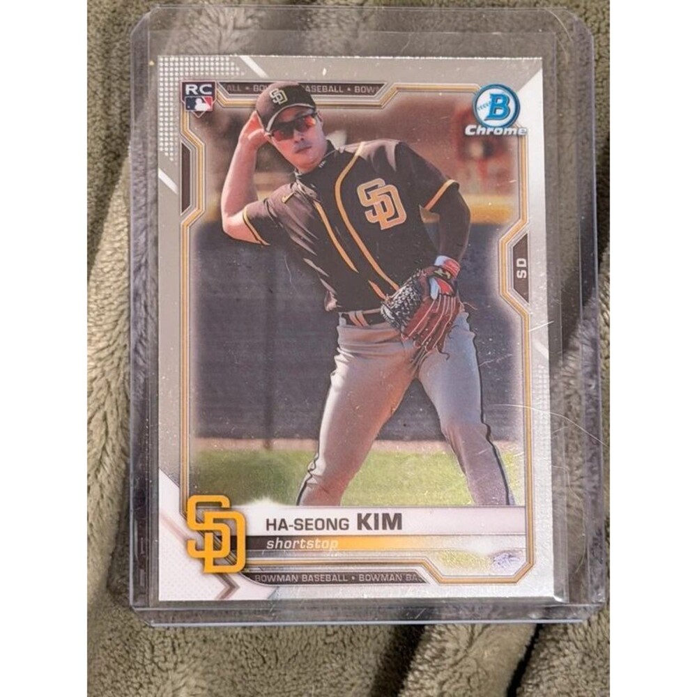 2021 Bowman Chrome Ha-Seong Kim San Diego Padres Rookie Card